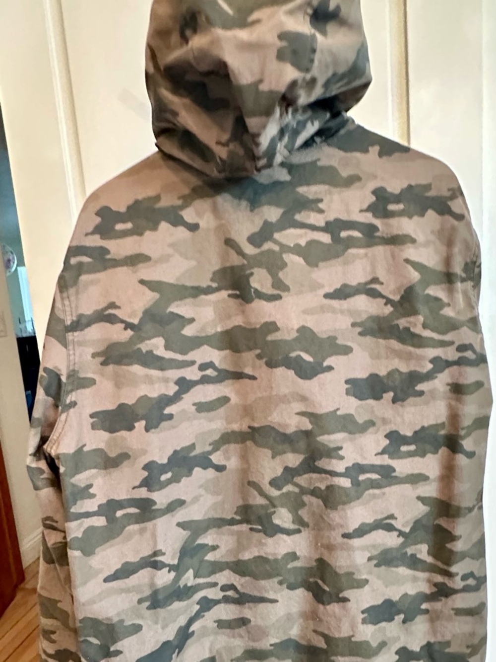 H&M Green and Tan Camo Lightweight Hoodie Jacket
